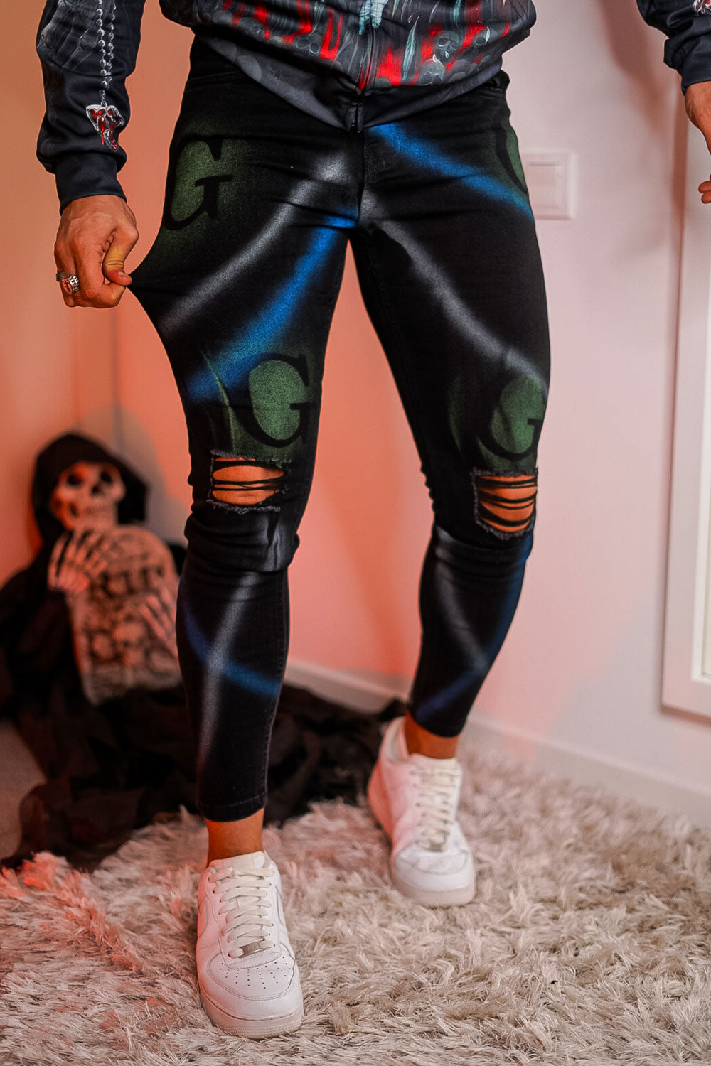 Men Spray Painting Skinny Jean - Black
